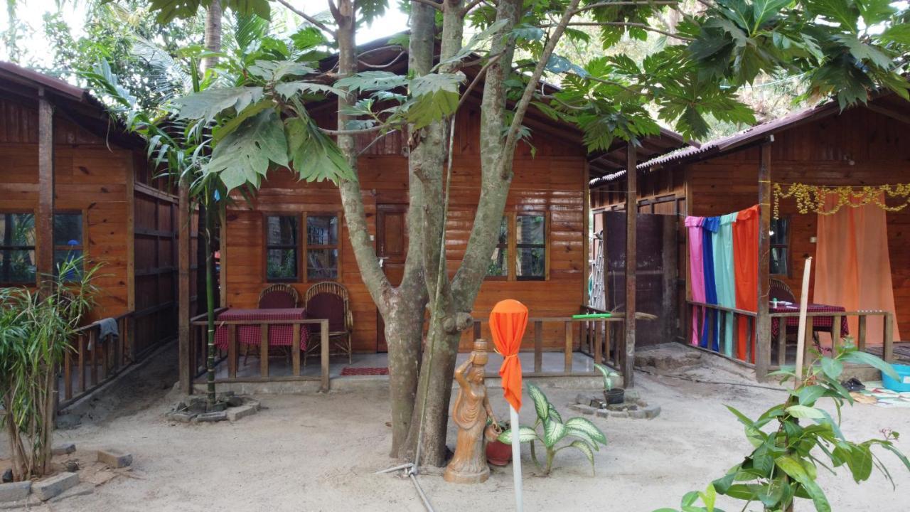 Fernandes Bar And Restaurant Bed & Breakfast Canacona Exterior foto