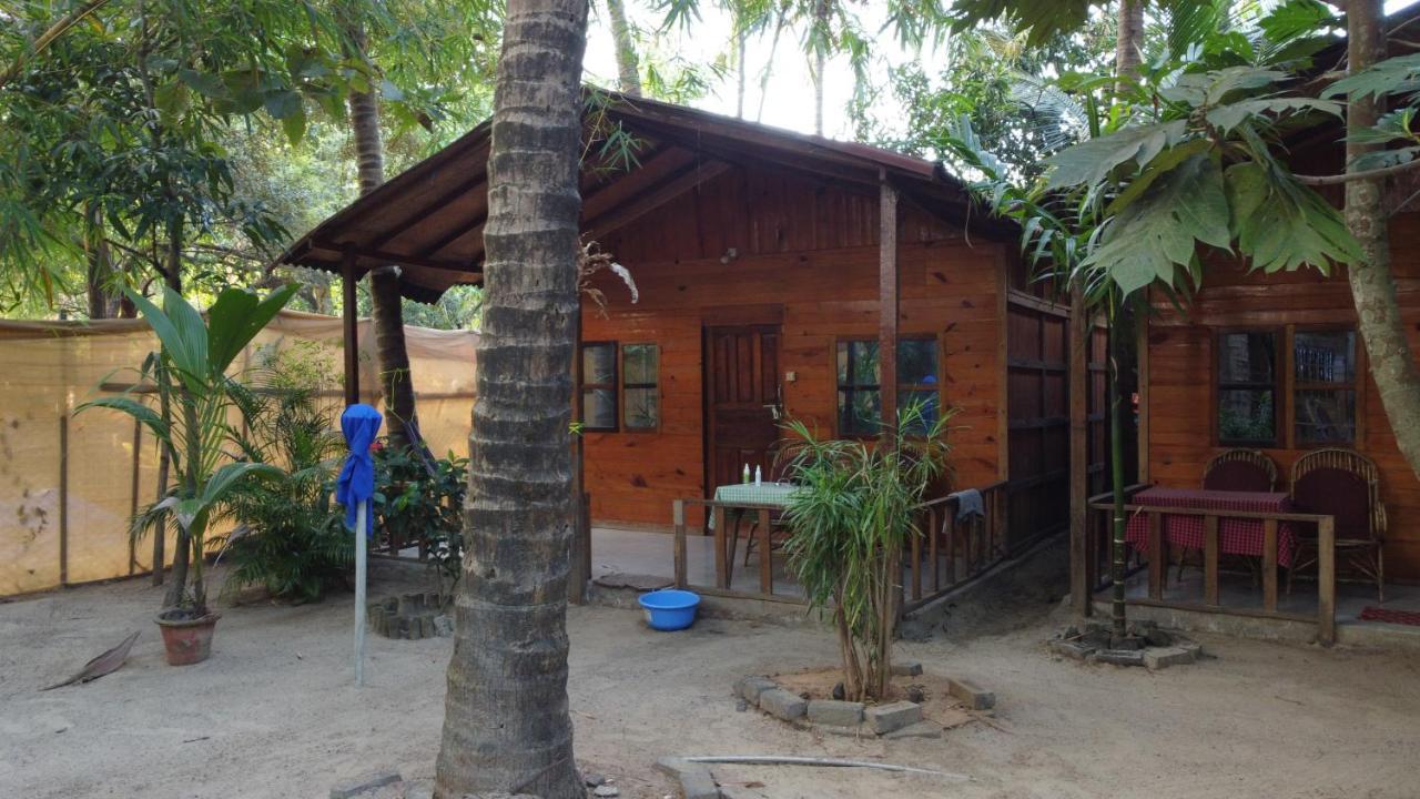 Fernandes Bar And Restaurant Bed & Breakfast Canacona Exterior foto